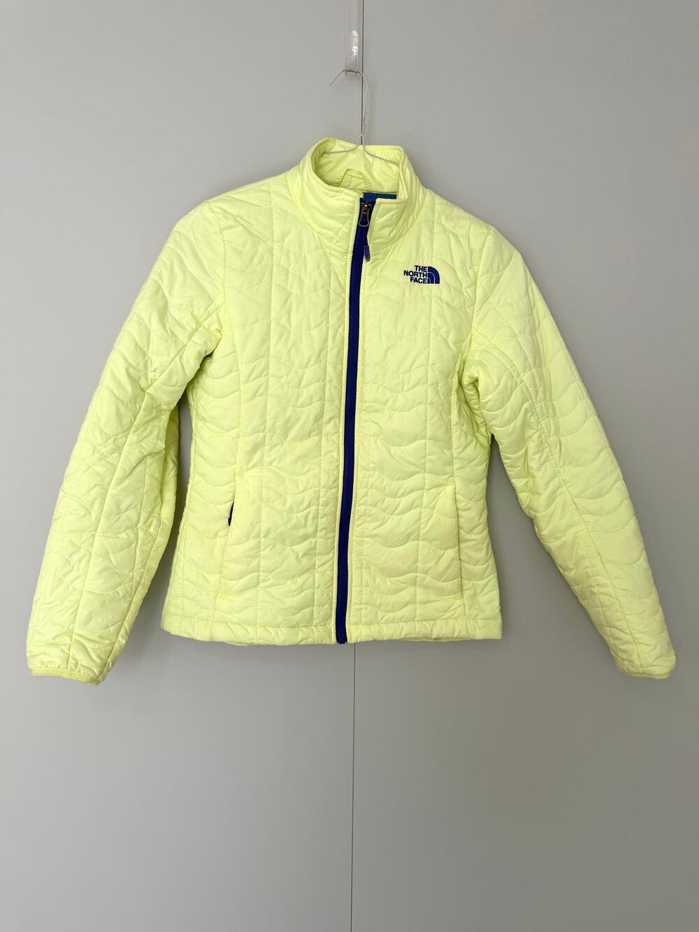 THE NORTH FACE Women's Bombay Insulated Quilted Lightweight Puffer Jacket Yellow